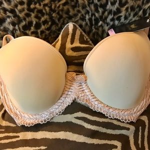 WACOAL Bra NWT